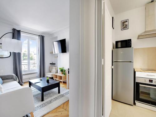 Very nice appt 1 BDR 2P- VOLTAIRE CHARONNE - image 8
