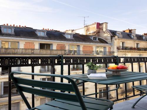 Refined studio with balcony - 2P - Saint Lazare - image 5