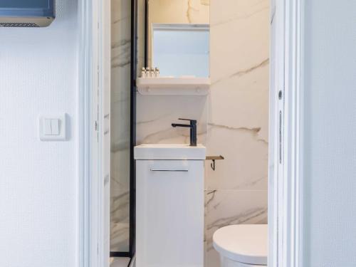 Cozy studio 2P - Champs-Elysées Arc de Triomphe - Lease Mobility, Paris (photo 9)