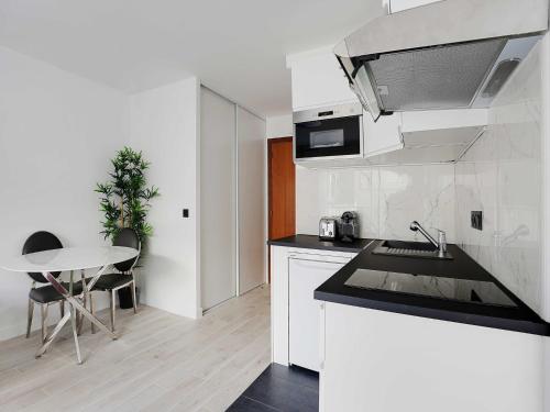 Charming apartment near TROCADERO - Mobility lease - main image