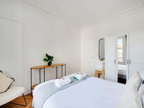 Very nice appt 1 BDR 2P- VOLTAIRE CHARONNE - image 5
