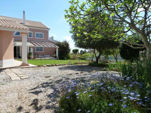 Kert, Highview Villa in Sao Sebastiao