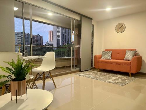 Apartamento en Piso 11 con Piscina y Vistas