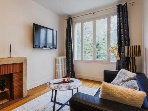 Cosy apt with balcony -3BR-4P- Place des Ternes, Paris (photo 9)