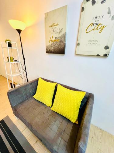 OCEAN-VIEW STUDIO#2 for 2Pax -9Min to PasarPayang-MayangMall-Drawbridge in Batu Burok