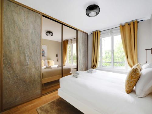 Elegant Parisian -2BR 4P- Eiffel Tower - image 2