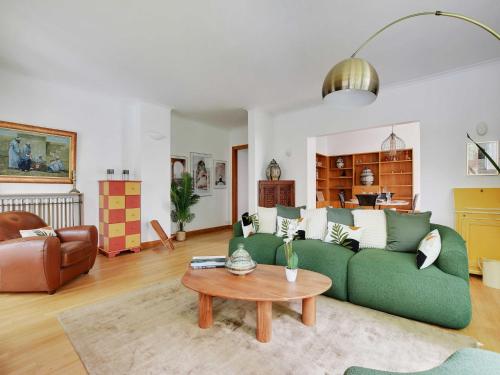 Elegant Parisian -2BR 4P- Eiffel Tower - image 3