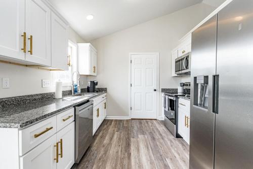 NEW 3 bd house - 5 min from Walnut Amphitheater in Egyéb