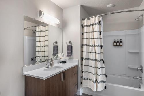 Boutique 1BR near Convention Center - Pool,Htub,Gym Boutique 1BR near Convention Center - Pool,Htub,Gym