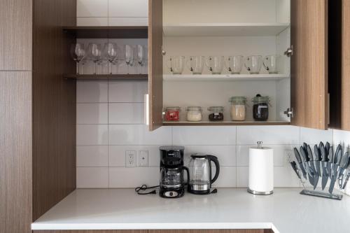 Boutique 1BR near Convention Center - Pool,Htub,Gym Boutique 1BR near Convention Center - Pool,Htub,Gym