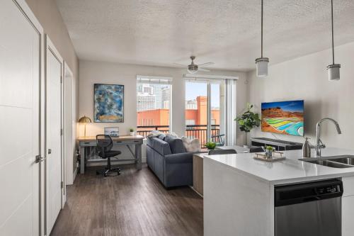 Boutique 1BR near Convention Center - Pool,Htub,Gym Boutique 1BR near Convention Center - Pool,Htub,Gym