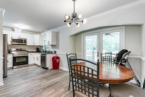 Beautiful recently updated 3bed and 2bath ranch