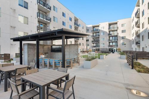 Boutique 1BR near Convention Center - Pool,Htub,Gym Boutique 1BR near Convention Center - Pool,Htub,Gym