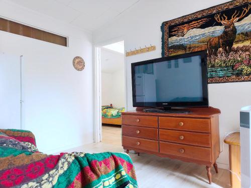 Private 1 bedroom Guestsuite Step Away of Sunnynook Central, Auckland