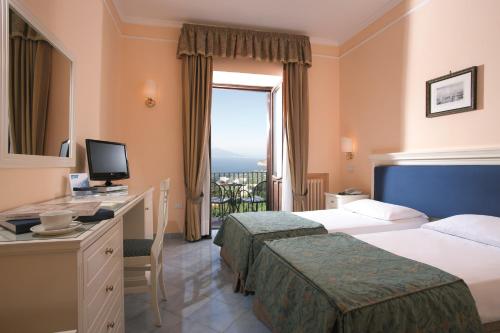 Deluxe Double or Twin Room with Sea View