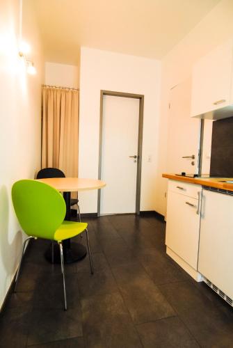 Petul Apart Hotel Am Ruhrbogen 4.0km von Blankensteiner Straße entfernt