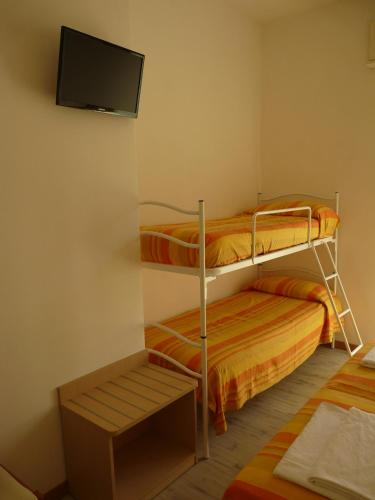 Quadruple Room with Sea View image 5