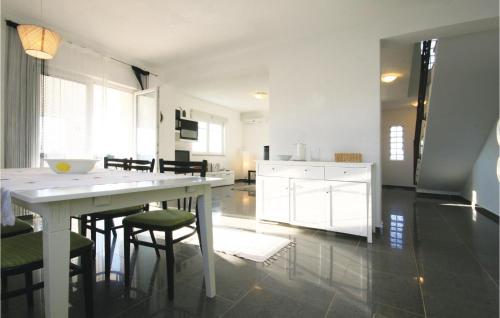 Konyha, Holiday Home Drinovci With A Fireplace 444 in Drinovci