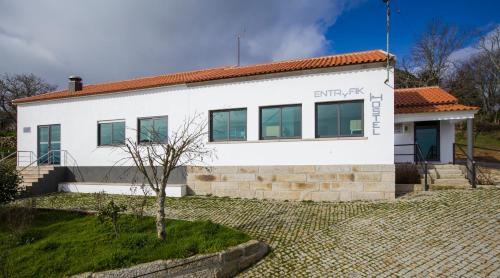 Hostel EntryFik - Accommodation - Maçeira