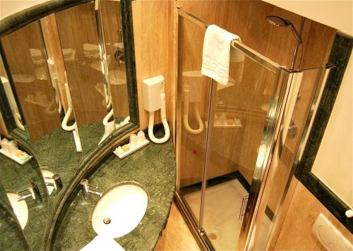 Ludovisi Luxury Rooms - image 7