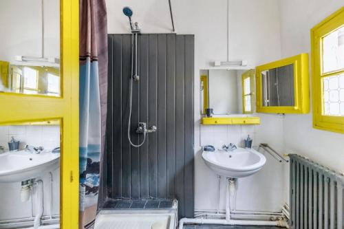 Баня, Appartement moderne à Sens + 45m² + Parking (Appartement moderne a Sens + 45m² + Parking) in Sens