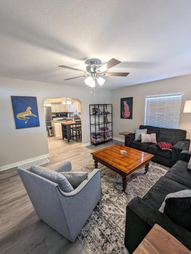 Zoobilee-on Zoo Blvd