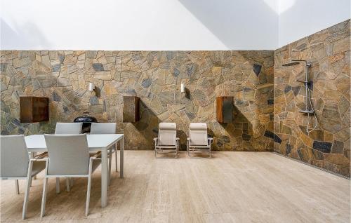 Luxurious Home In Granada - image 2