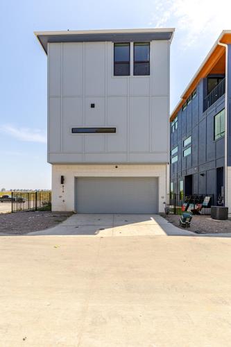 Modern 3br Lake House In Rowlett Modern 3br Lake House In Rowlett