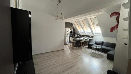 Three-Bedroom Apartment image 9