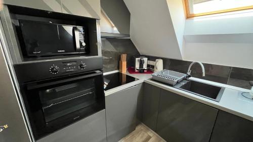 Three-Bedroom Apartment image 4