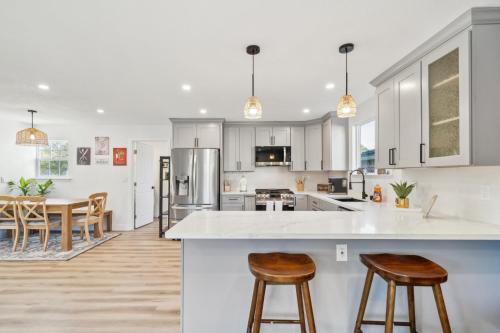 Cozy Home with Hot Tub - Family-Friendly Yard home