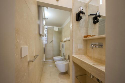 One-Bedroom Apartment image 10