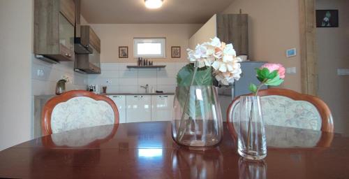 Food and beverages, White Column House in Diósd