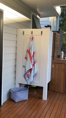 Golf Course & Beach Stay Self-Contained Guest House