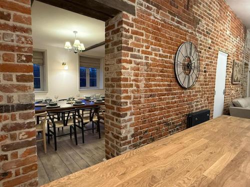 Rose Cottage, Luxury cottage, sleeps 16 in Weasenham