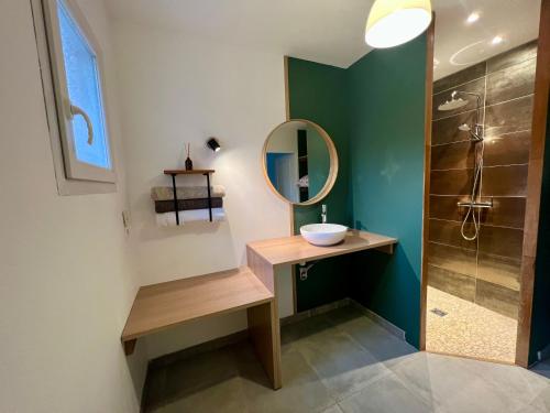 Studio avec extérieur ombragé (Studio avec exterieur ombrage) in Saint-Marcel-les-Valence (Rhone-Alpes)