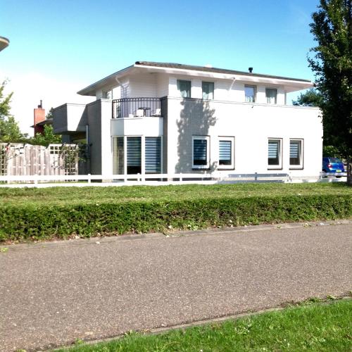 B&B Almere Stad - B&B Het Witte Huis - Bed and Breakfast Almere Stad