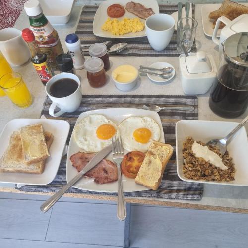 Knys-to-stay in أولد بليس