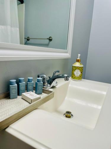 Marblehead Townhouse - image 3