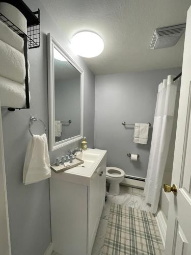 Marblehead Townhouse - image 9