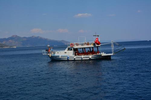Berrak1 icmeler private yacht