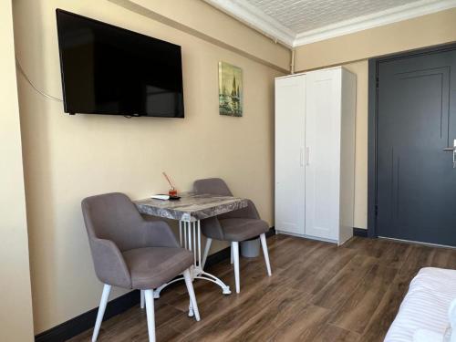 Double Room with Sea View image 7