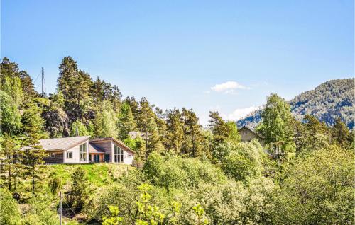 Tampilan eksterior, 5 Bedroom Awesome Home In Etne in Etne