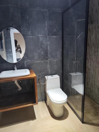 Palm Breeze Villa in 貢朱爾