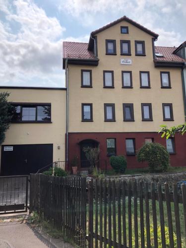Monteurunterkunft Haus Gellert in 弗里德里希羅達