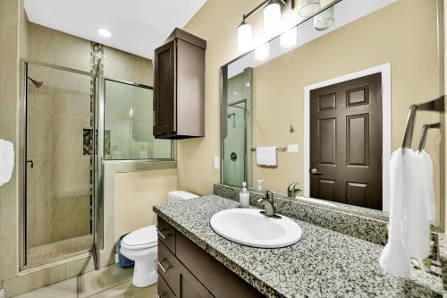Relax & Enjoy In Our Luxury Townhome Getaway C, McAllen (zdjęcie 9)