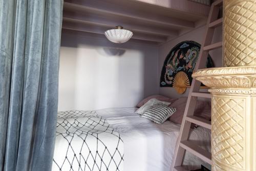 Lovely Vintage Suite, autohalli, Helsinki (foto 8)
