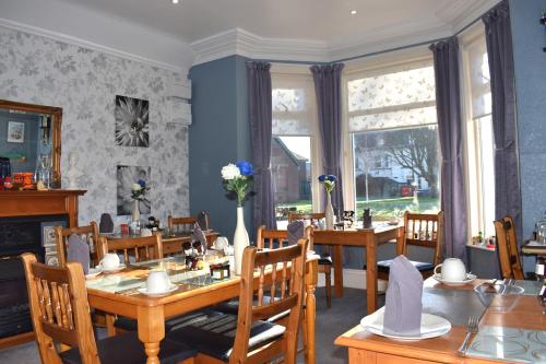Kilbrannan Guest House - image 4