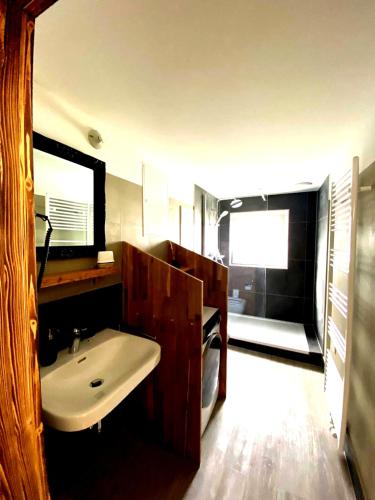 Baño, Koby Shared & City Apartments Bielefeld komfortabel, zentral, mit WLAN und Küche (Koby Shared & City Apartments Bielefeld komfortabel, zentral, mit WLAN und Kuche) in Quelle