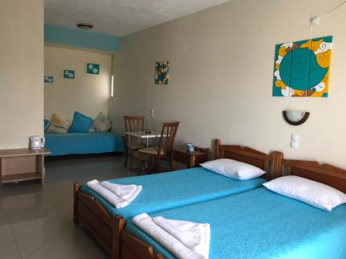 3 twin beds